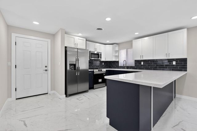 9361 SE Duncan Street, Hobe Sound, FL 33455