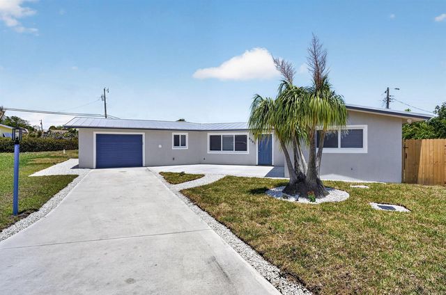 9361 SE Duncan Street, Hobe Sound, FL 33455