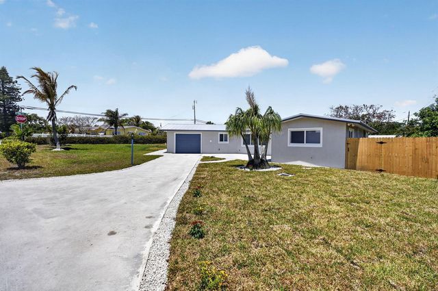 9361 SE Duncan Street, Hobe Sound, FL 33455