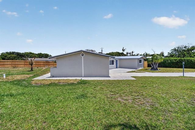 9361 SE Duncan Street, Hobe Sound, FL 33455