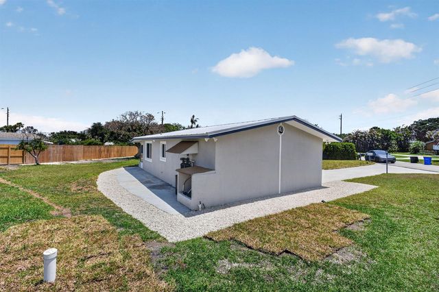 9361 SE Duncan Street, Hobe Sound, FL 33455