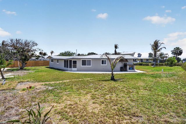 9361 SE Duncan Street, Hobe Sound, FL 33455