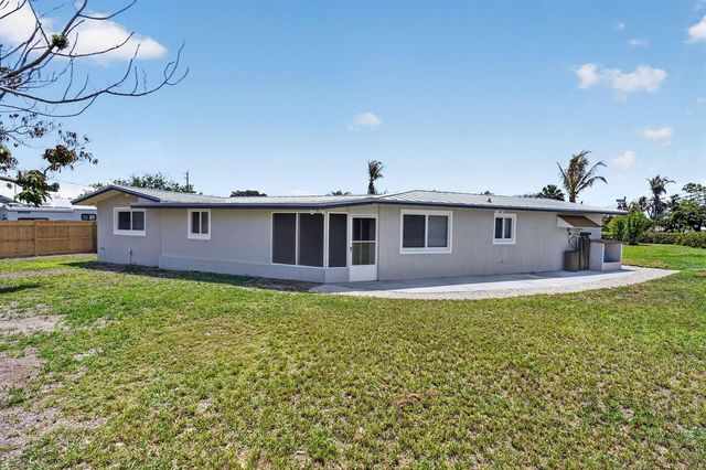 9361 SE Duncan Street, Hobe Sound, FL 33455
