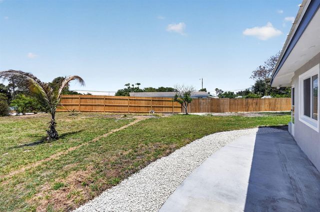 9361 SE Duncan Street, Hobe Sound, FL 33455