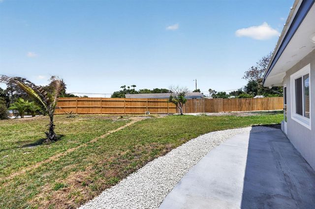 9361 SE Duncan Street, Hobe Sound, FL 33455
