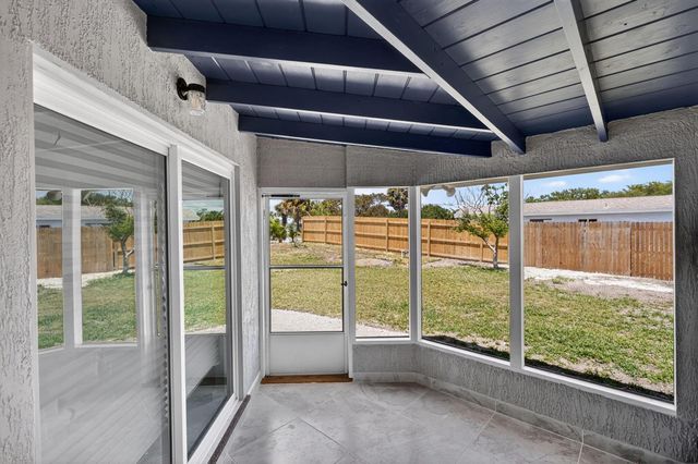9361 SE Duncan Street, Hobe Sound, FL 33455