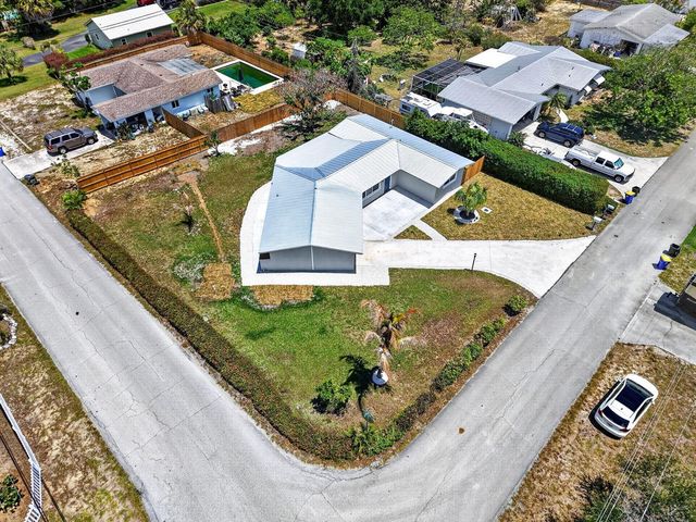 9361 SE Duncan Street, Hobe Sound, FL 33455