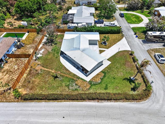 9361 SE Duncan Street, Hobe Sound, FL 33455