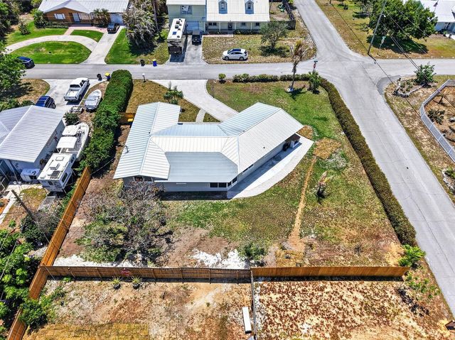 9361 SE Duncan Street, Hobe Sound, FL 33455