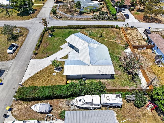 9361 SE Duncan Street, Hobe Sound, FL 33455