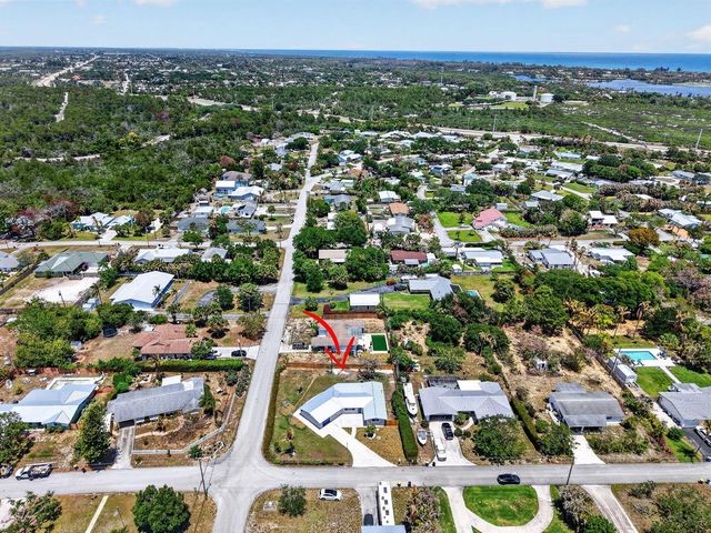 9361 SE Duncan Street, Hobe Sound, FL 33455
