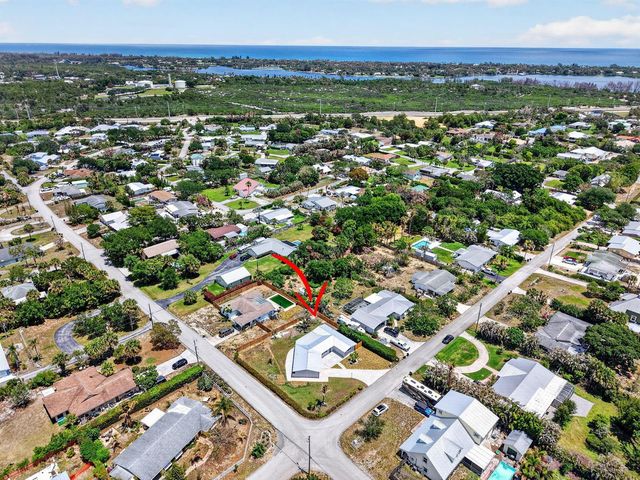 9361 SE Duncan Street, Hobe Sound, FL 33455
