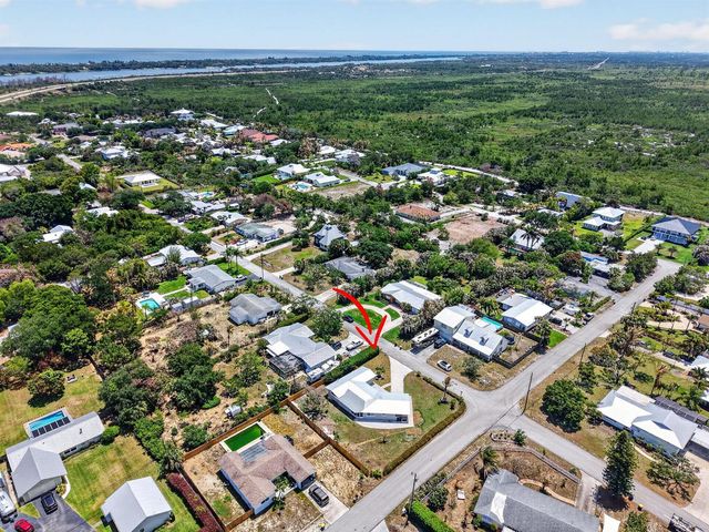 9361 SE Duncan Street, Hobe Sound, FL 33455