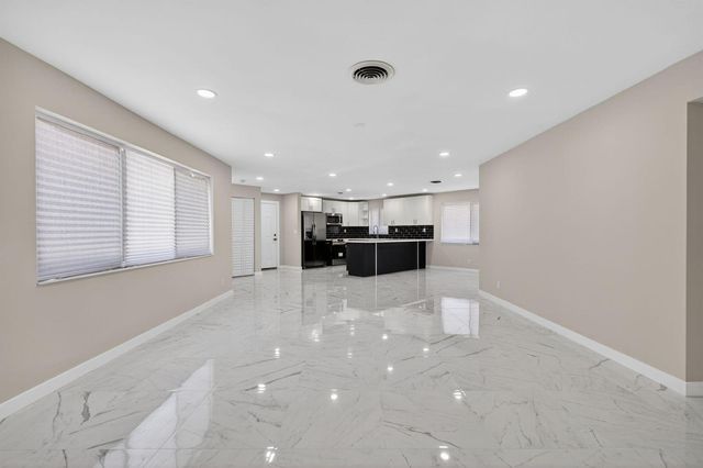 9361 SE Duncan Street, Hobe Sound, FL 33455