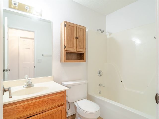 801 Glendale Lane, Rogers, AR 72758