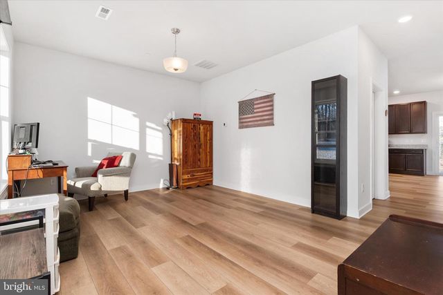 720 BRIDGE DR, Pasadena, MD 21122