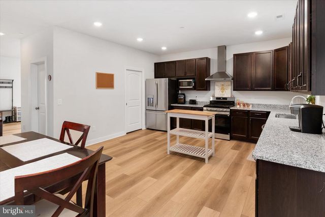 720 BRIDGE DR, Pasadena, MD 21122