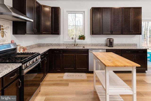 720 BRIDGE DR, Pasadena, MD 21122