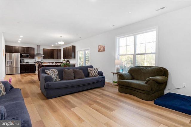 720 BRIDGE DR, Pasadena, MD 21122