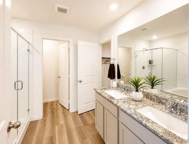 5208 Greengrass Willow Way, Houston, TX 77048