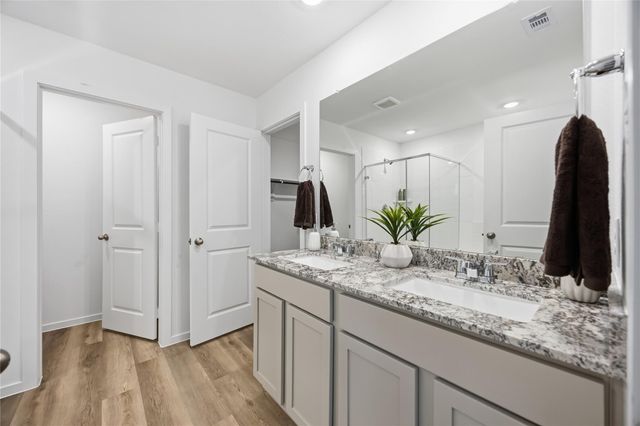 5208 Greengrass Willow Way, Houston, TX 77048