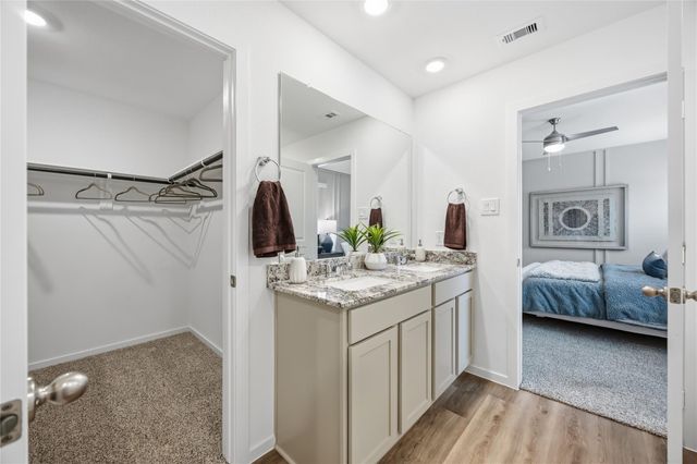 5208 Greengrass Willow Way, Houston, TX 77048