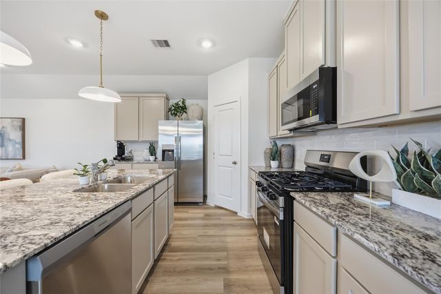 5208 Greengrass Willow Way, Houston, TX 77048