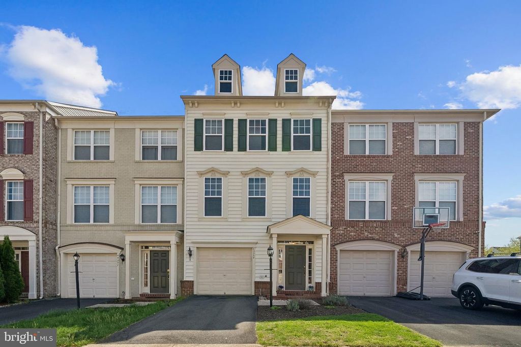 43255 SUNDERLEIGH SQ, Broadlands, VA 20148
