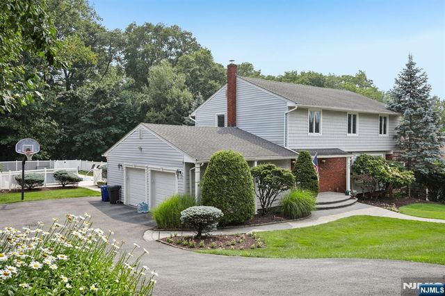 26 Almroth Drive, Wayne, NJ 07470
