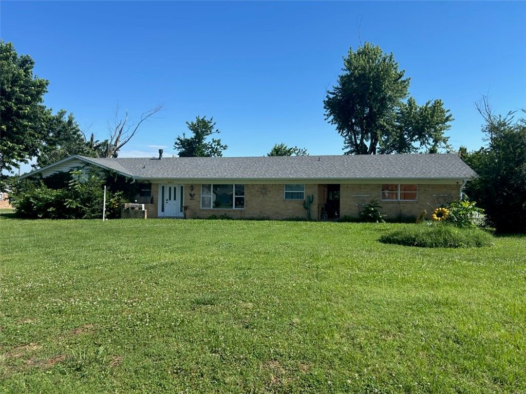 2007 W Oak Street, Rogers, AR 72758