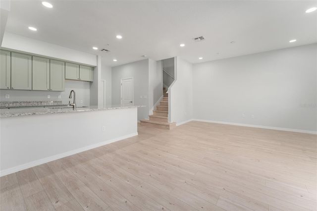 288 N OAK AVENUE, Sanford, FL 32771