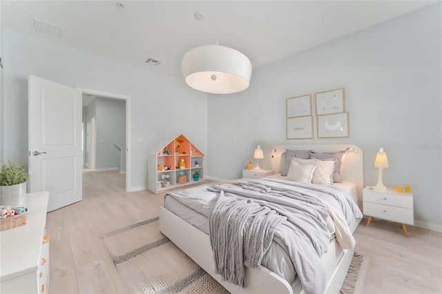 288 N OAK AVENUE, Sanford, FL 32771