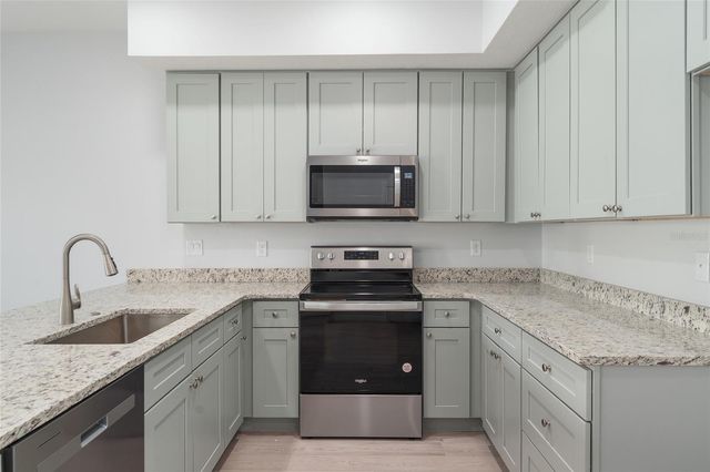 288 N OAK AVENUE, Sanford, FL 32771