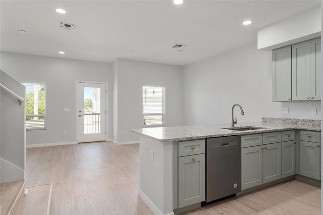 288 N OAK AVENUE, Sanford, FL 32771