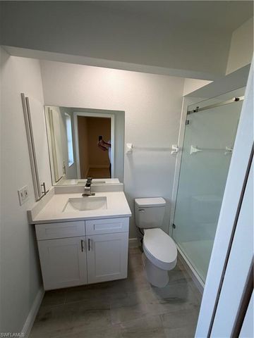 907 NE 17th TER, Cape Coral, FL 33909