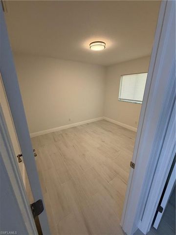 907 NE 17th TER, Cape Coral, FL 33909