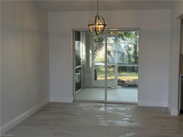 907 NE 17th TER, Cape Coral, FL 33909