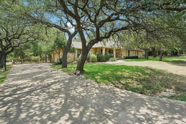 304 Leisurewoods DR, Buda, TX 78610