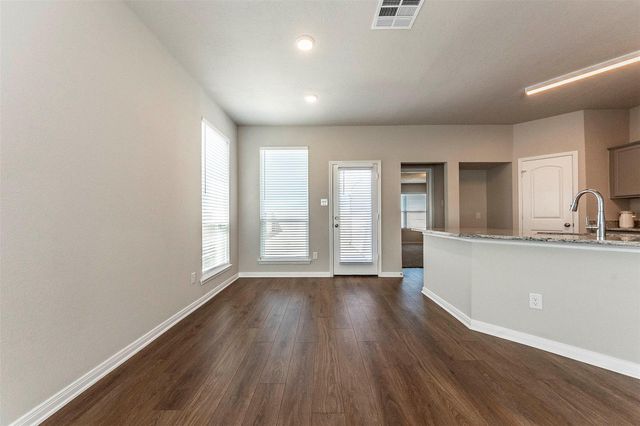 8220 N Tourmaline Way, La Marque, TX 77591