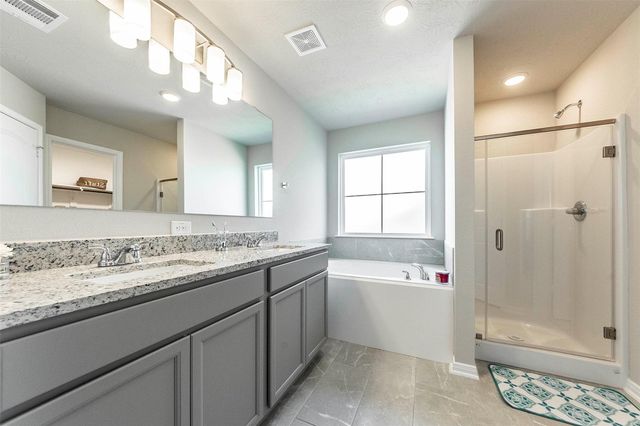 8220 N Tourmaline Way, La Marque, TX 77591
