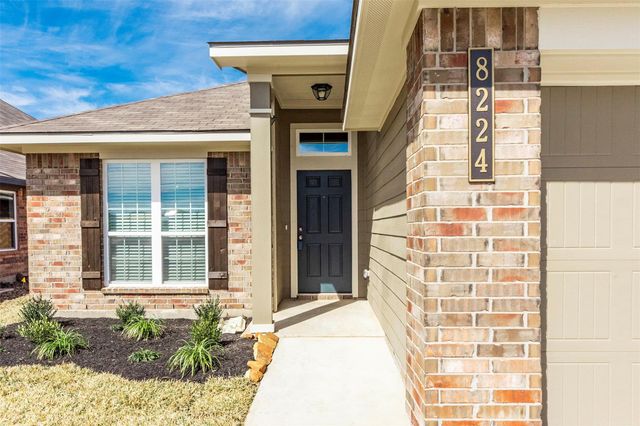 8220 N Tourmaline Way, La Marque, TX 77591