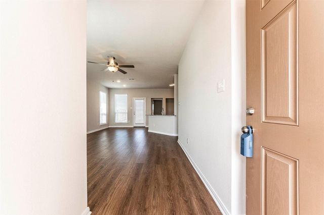8220 N Tourmaline Way, La Marque, TX 77591