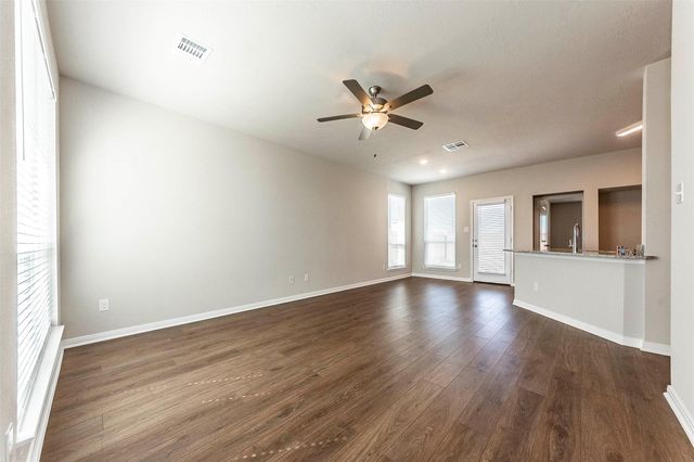 8220 N Tourmaline Way, La Marque, TX 77591