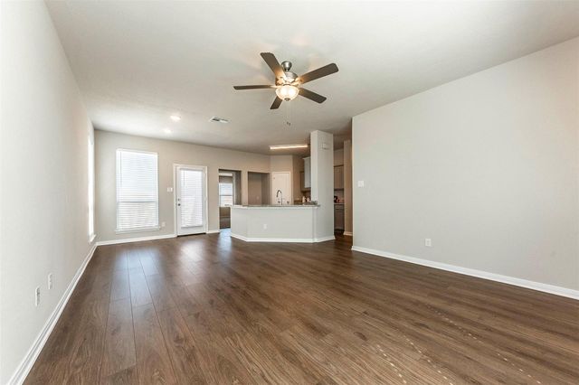 8220 N Tourmaline Way, La Marque, TX 77591