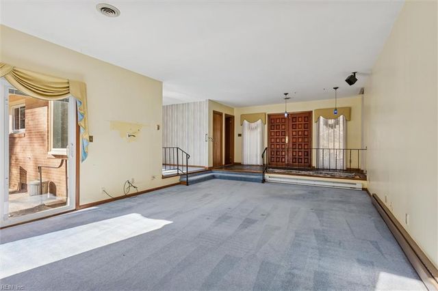 106 Cove CRES, Yorktown, VA 23692