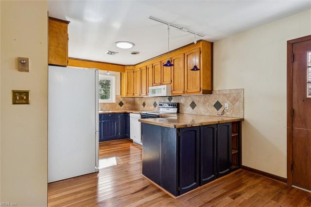 106 Cove CRES, Yorktown, VA 23692