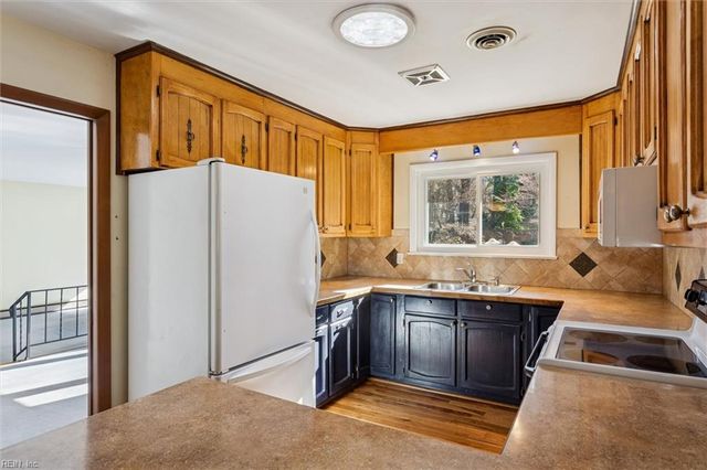 106 Cove CRES, Yorktown, VA 23692