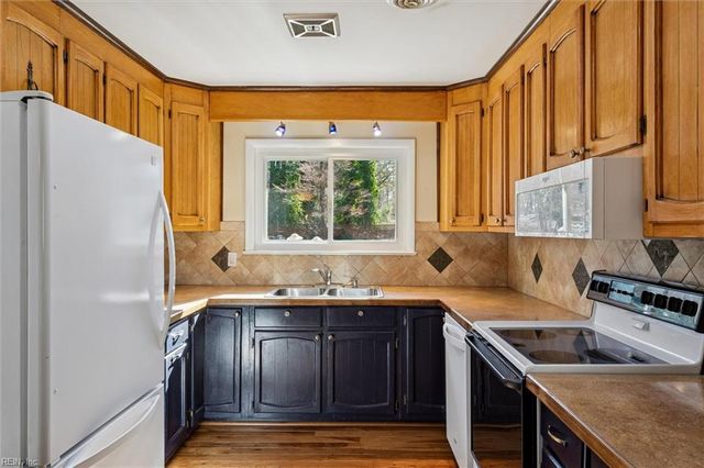 106 Cove CRES, Yorktown, VA 23692