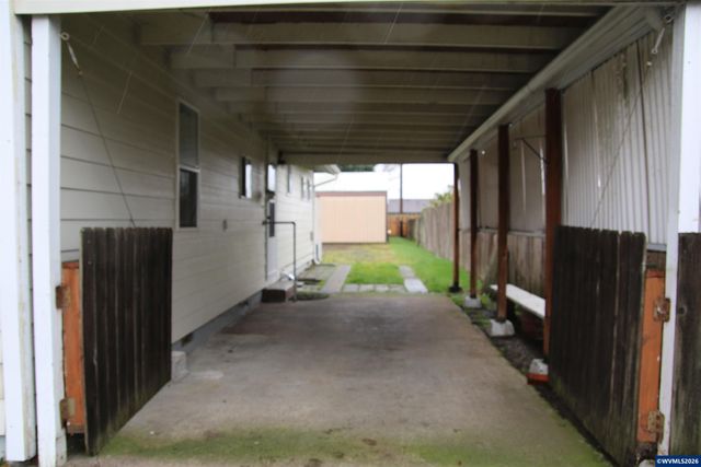 1935 Tudor Wy SE, Albany, OR 97322