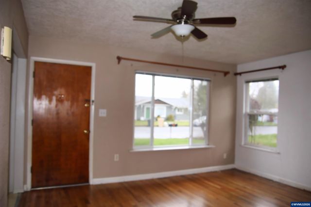 1935 Tudor Wy SE, Albany, OR 97322